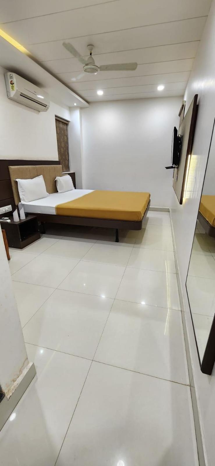 Hotel N K Bhuj Exterior photo